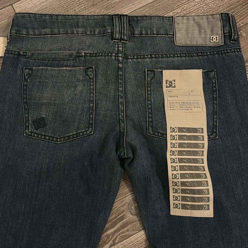 DC STRAIGHT VINTAGE II LOW RISE SIZE 28 NWT BLUE JEANS
